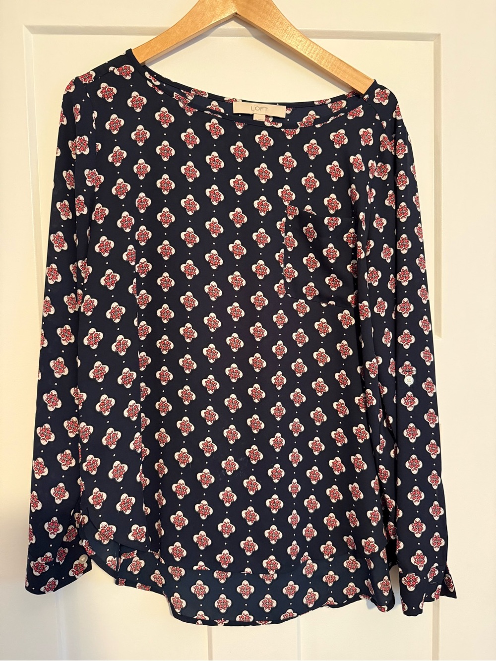 Women’s Loft long sleeve blouse